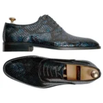 نمای پهلو کفش چرم طرح پوست‌ماری اکسون